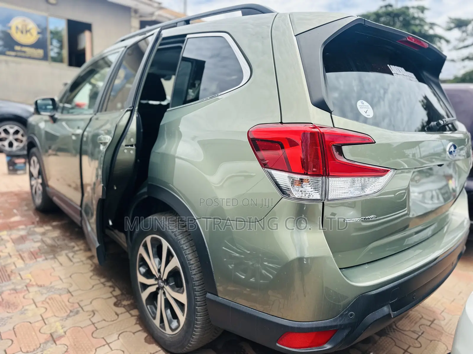 Subaru Forester Base AWD 2019 Green