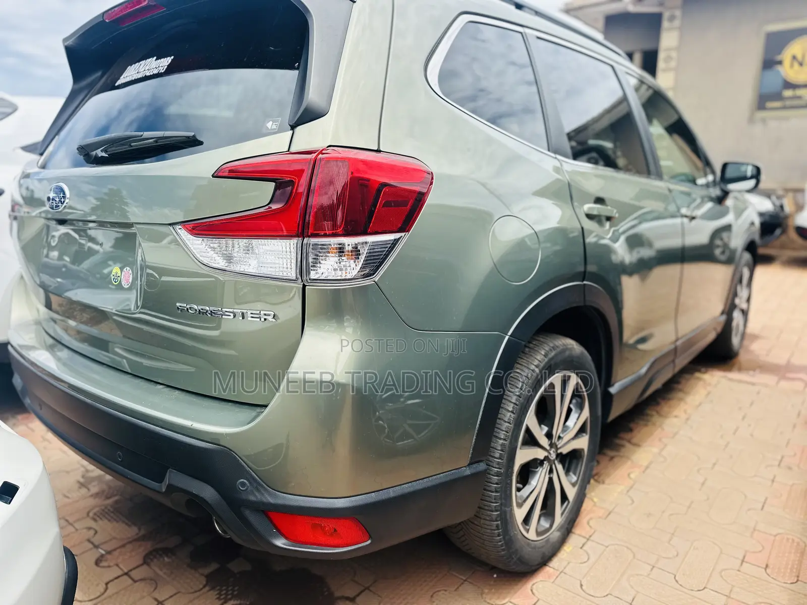 Subaru Forester Base AWD 2019 Green
