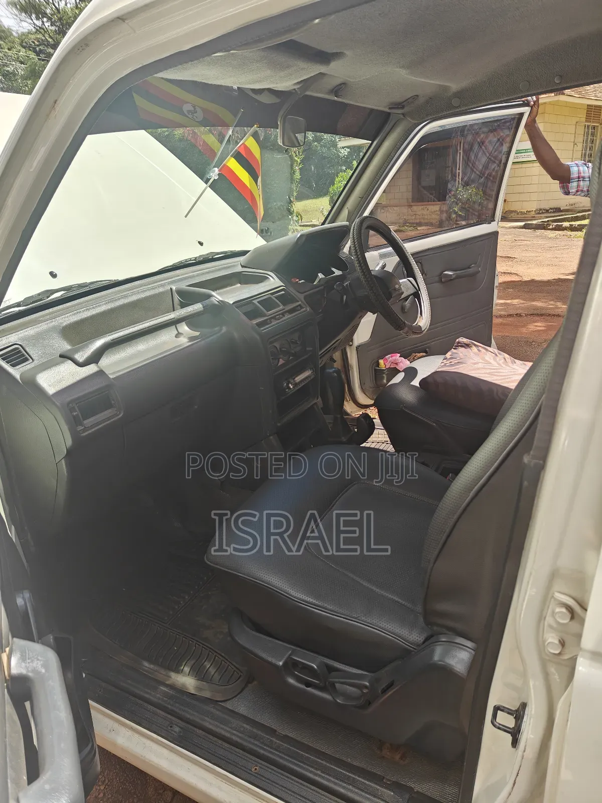 Mitsubishi Pajero 1993 Off white