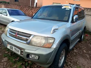 Mitsubishi Pajero 2002 Silver