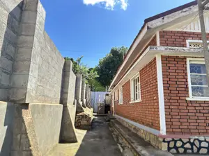 4bdrm Bungalow in Soweto, Mukungwe for sale