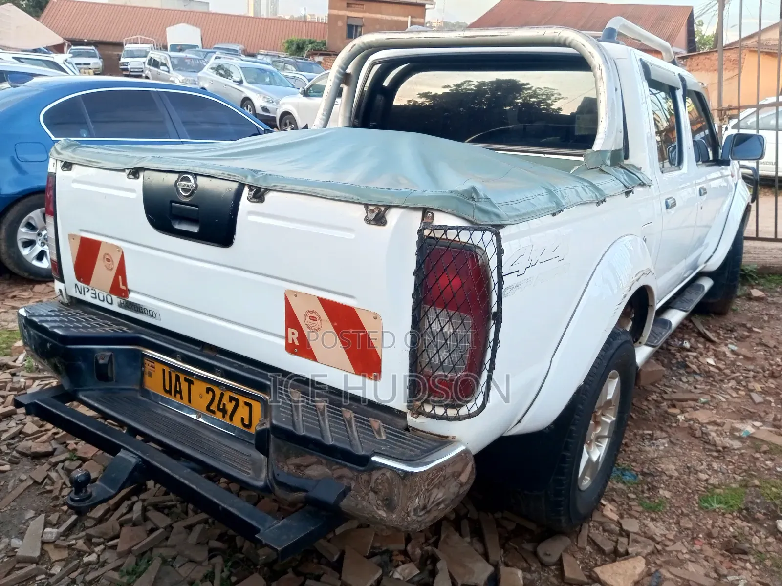 Nissan DoubleCab 2005 White