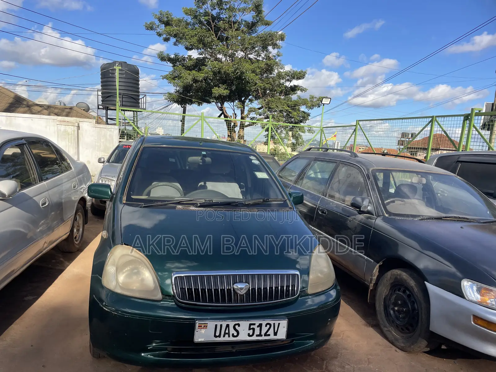 Toyota Vitz 2000 Green