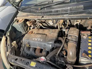 Toyota Vitz 2000 Green