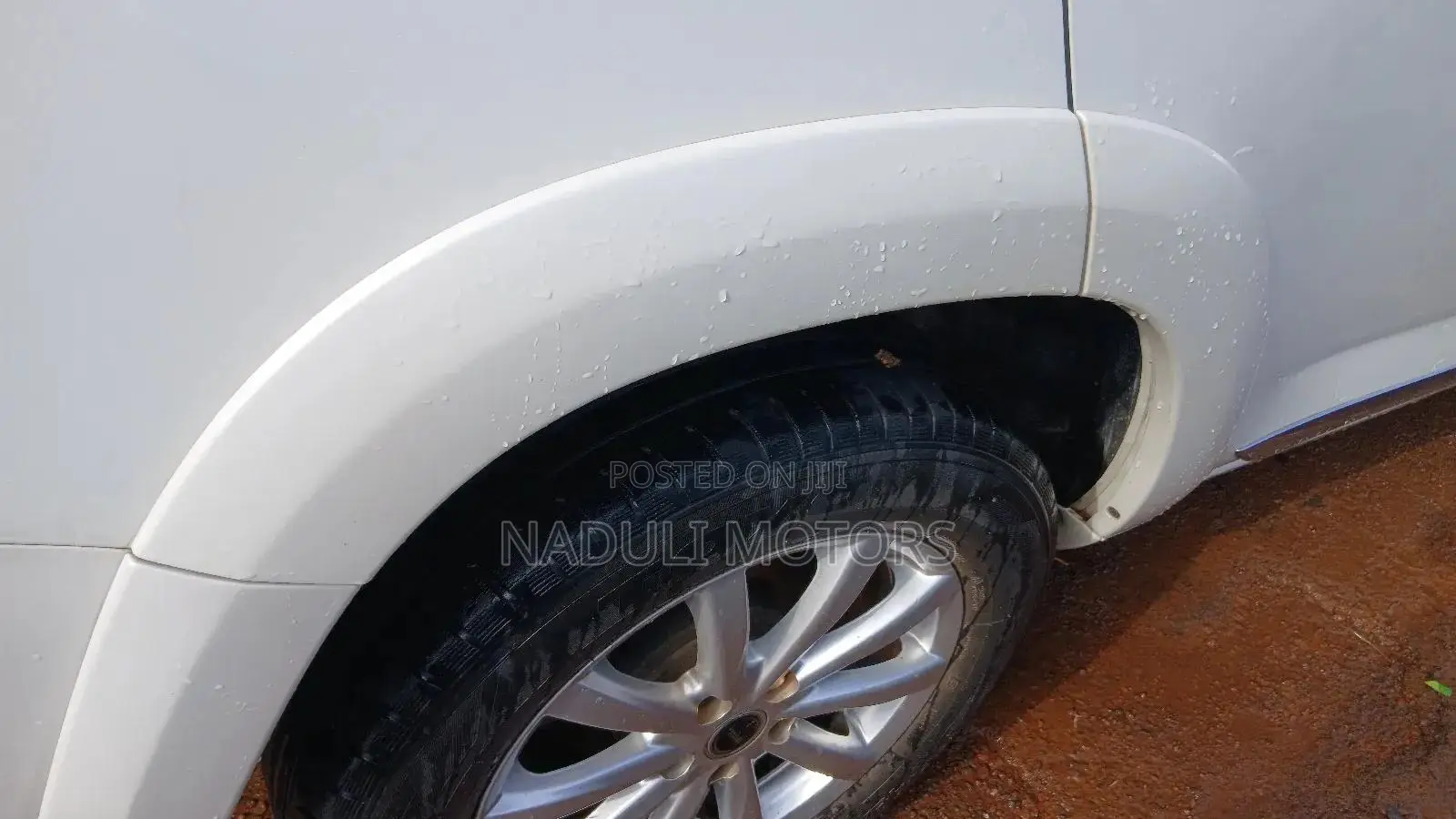 Toyota Vanguard 2011 White