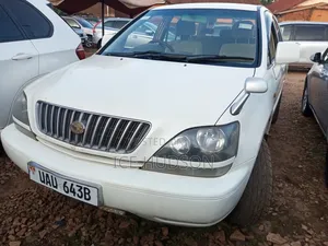 Toyota Harrier 2002 White