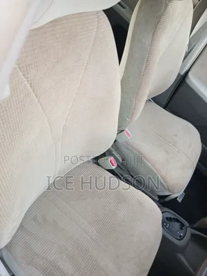 Toyota Vitz 2009 Silver