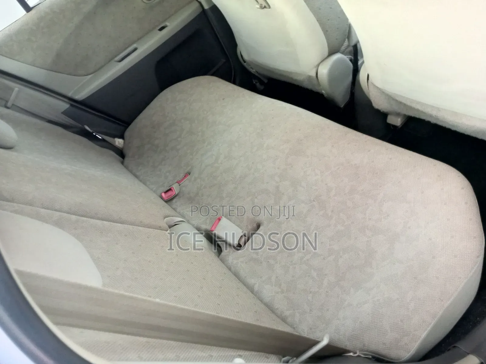 Toyota Vitz 2009 Silver