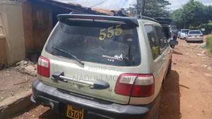 Subaru Forester 2001 Gold
