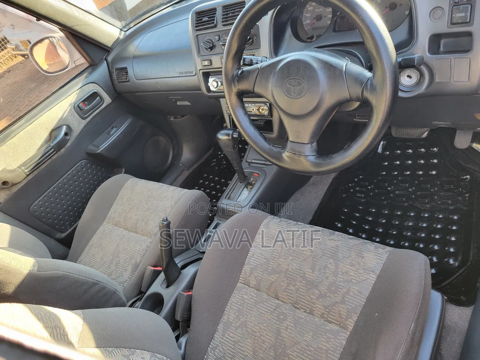 Toyota RAV4 Automatic 2000 White