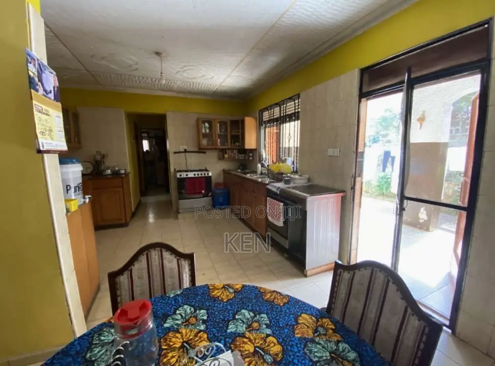 7bdrm Mansion in Central Division for sale