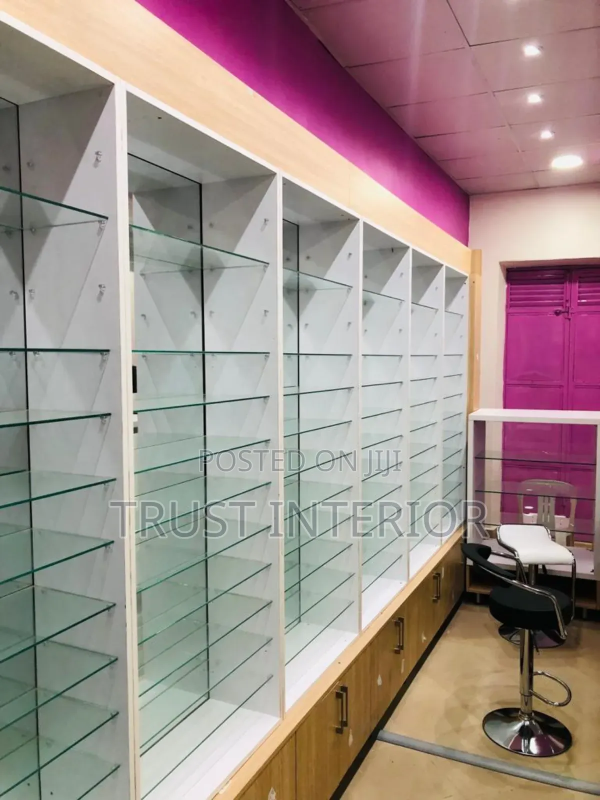 We Make Pharmacy Shelves690