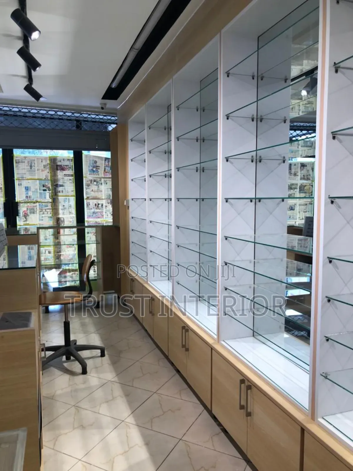 We Make Pharmacy Shelves690