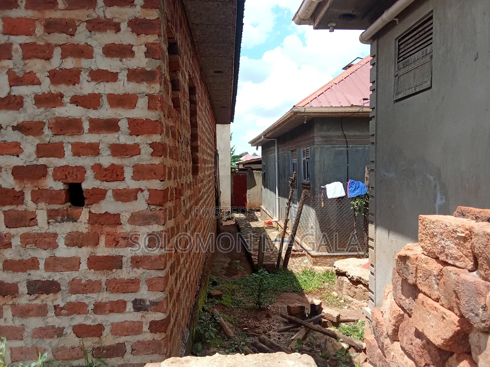2bdrm House in Buwambo, Wakiso / Wakiso for sale