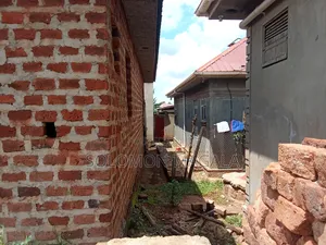 2bdrm House in Buwambo, Wakiso / Wakiso for sale