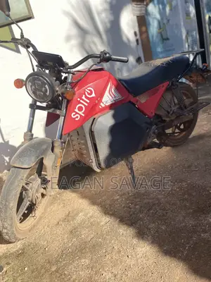 Bajaj Boxer 100 2025 Red
