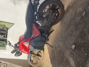 Bajaj Boxer 100 2025 Red