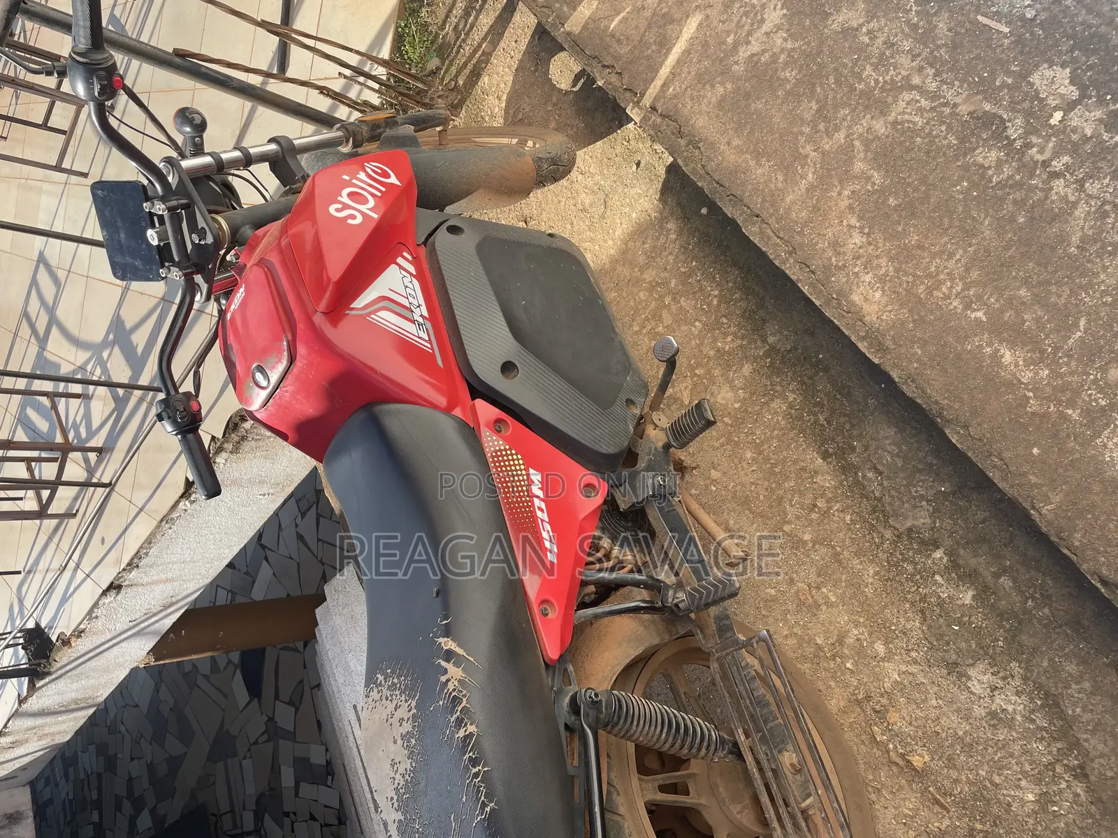 Bajaj Boxer 100 2025 Red