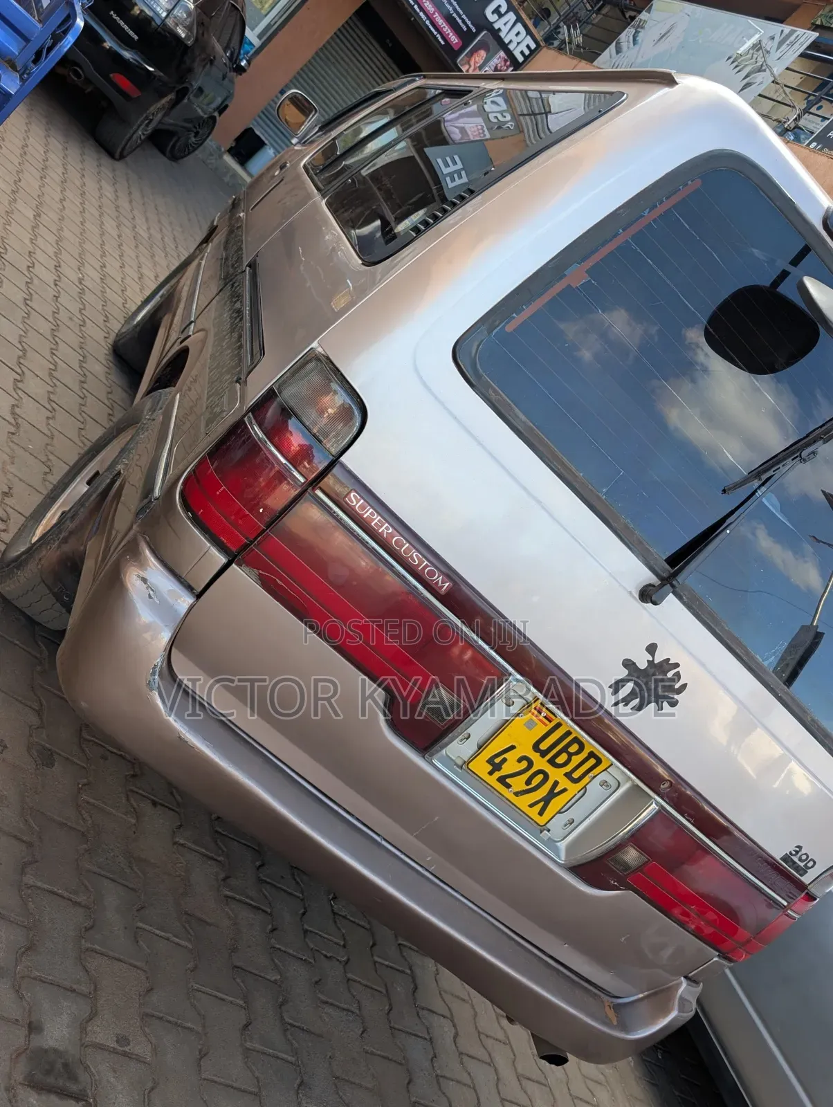Toyota HiAce 1998 Gold