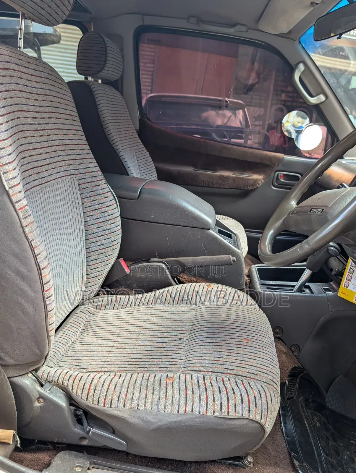 Toyota HiAce 1998 Gold