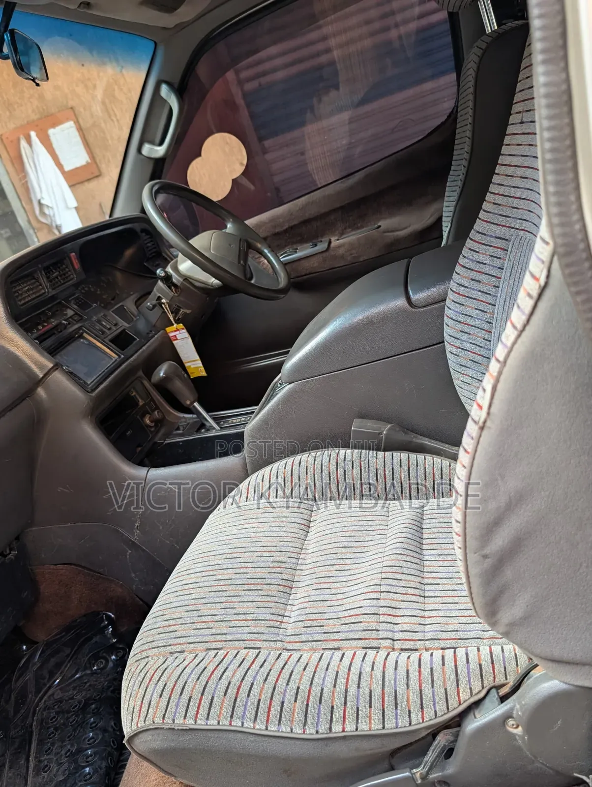 Toyota HiAce 1998 Gold