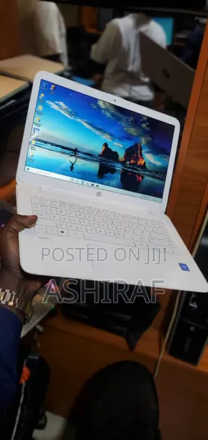 Laptop HP Stream Laptop 4GB Intel Celeron SSD 32GB