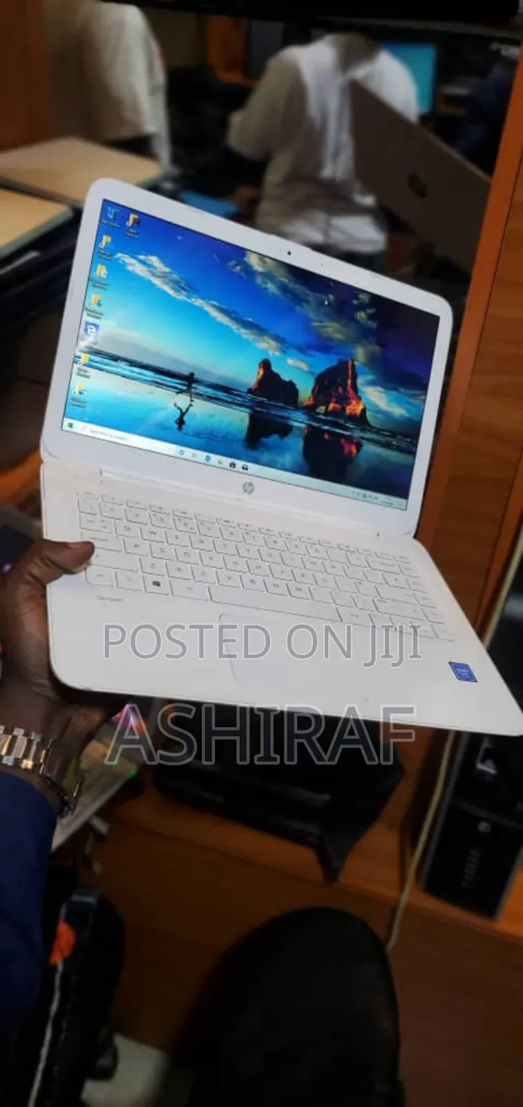 Laptop HP Stream Laptop 4GB Intel Celeron SSD 32GB