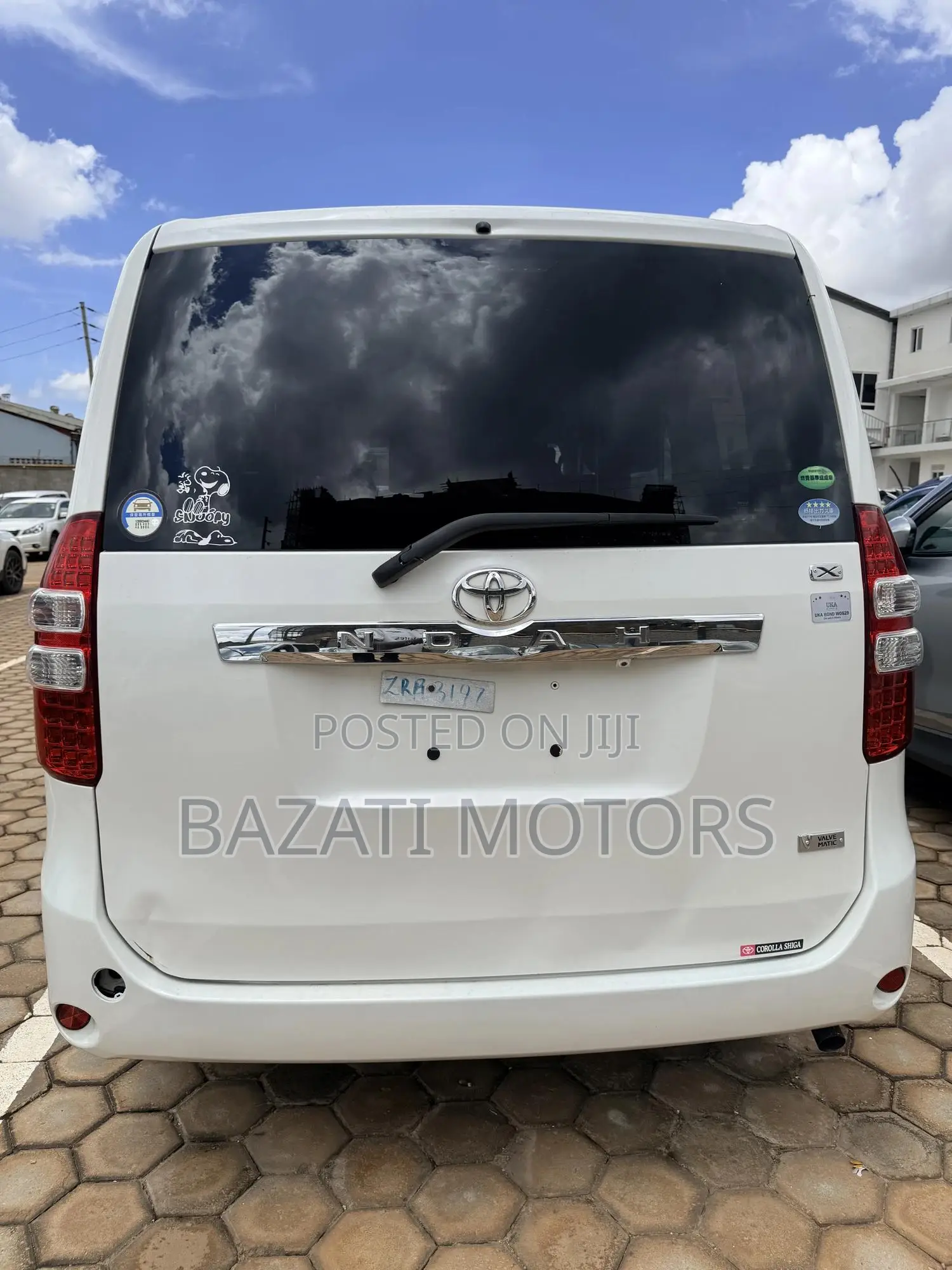 Toyota Noah 2013 White