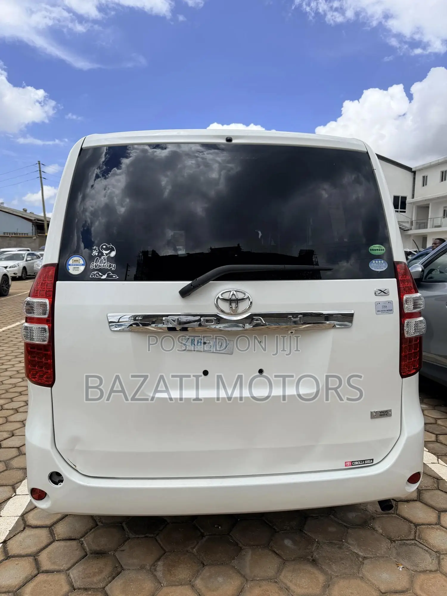 Toyota Noah 2013 White