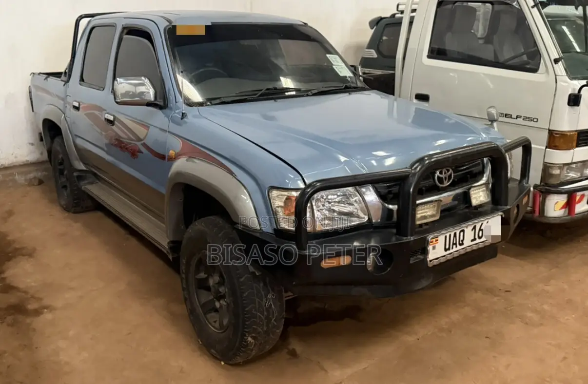 Toyota Hilux 2002 Blue