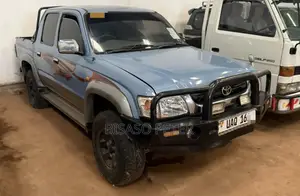 Toyota Hilux 2002 Blue