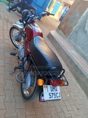 Bajaj Boxer 100 2025 Red