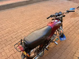 Bajaj Boxer 100 2018 Red
