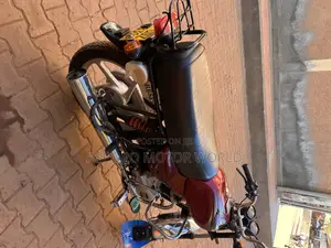 Bajaj Boxer 100 2018 Red