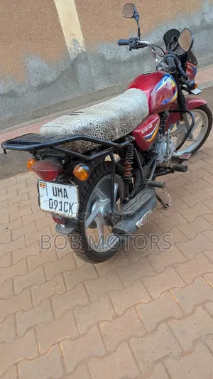 Bajaj CT 125X 2025 Red