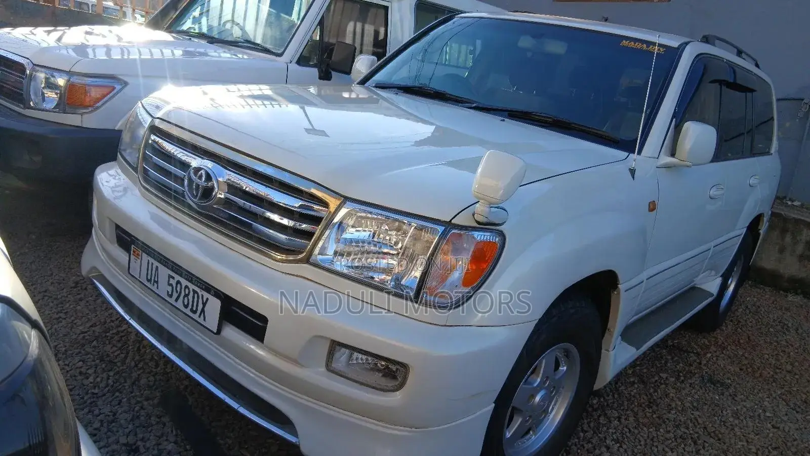 Toyota Land Cruiser 2007 White