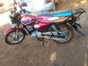 TVS HLX 125 2023 Red