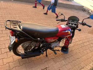 Bajaj CT 125X 2025 Red