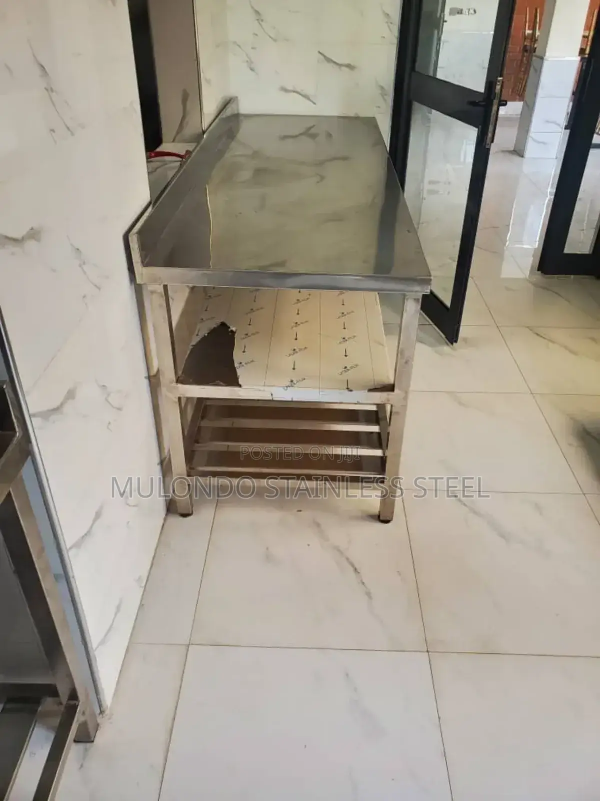 Stainless Waking Table Three Steps