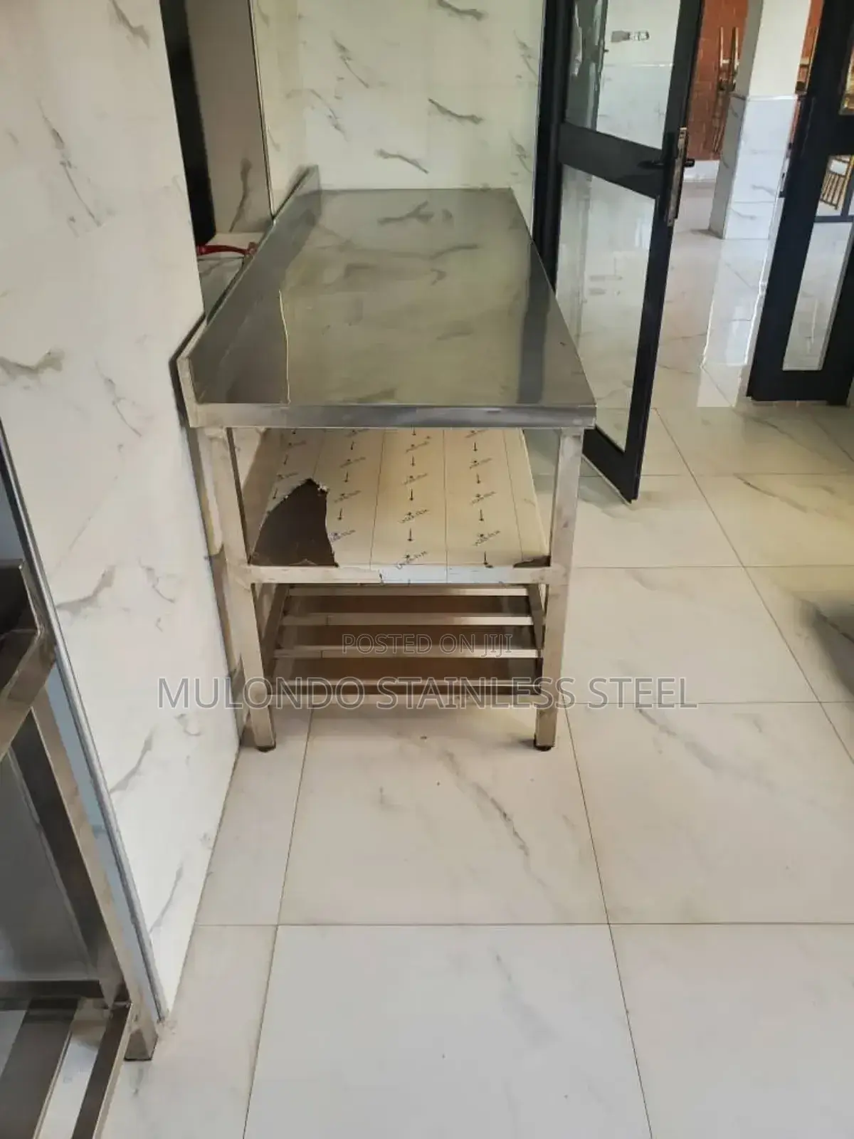 Stainless Waking Table Three Steps