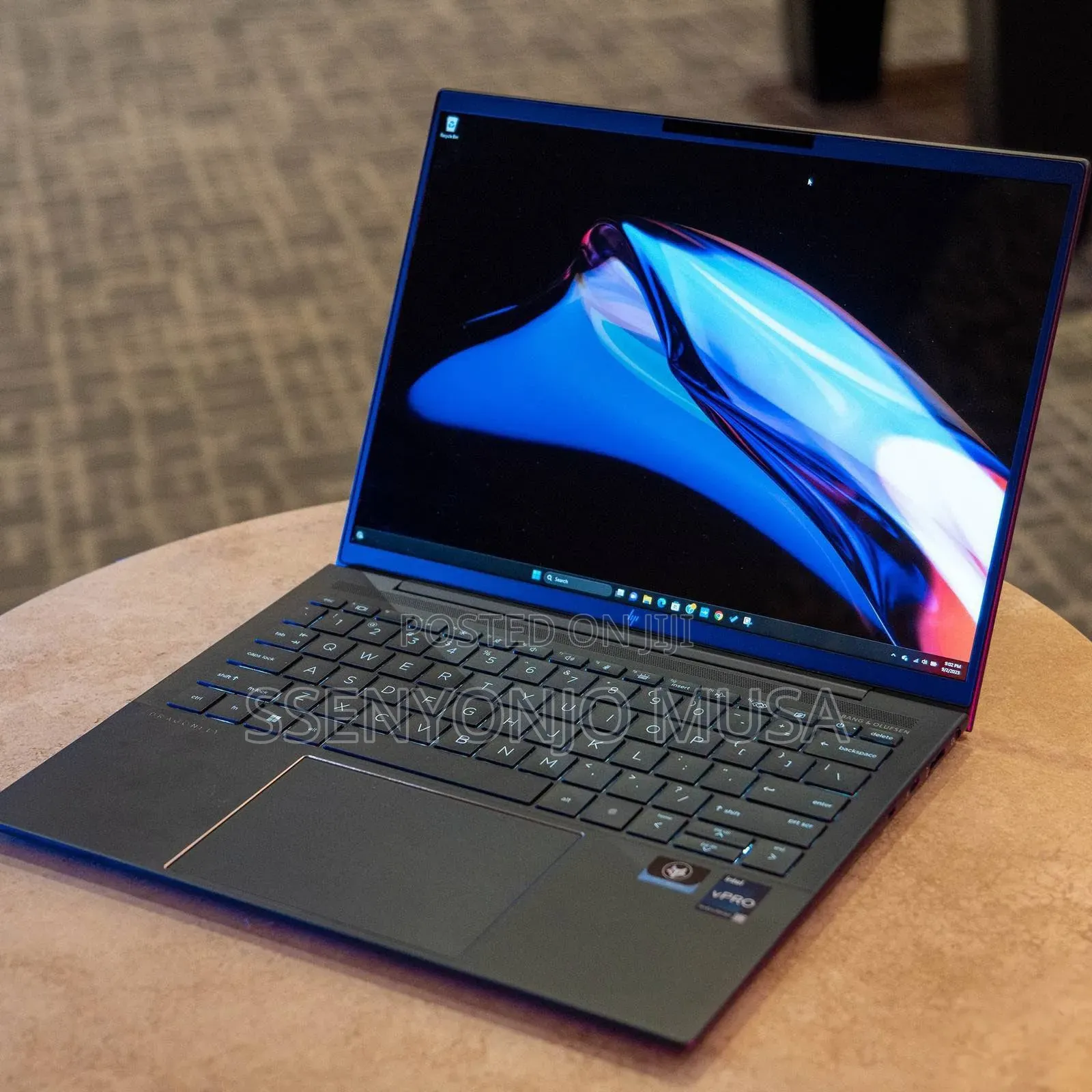 New Laptop HP Dragonfly G4 16GB Intel Core i7 SSD 512GB