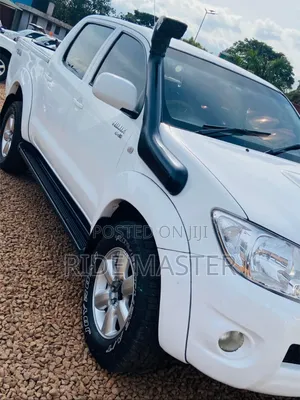 Toyota Hilux 2008 White