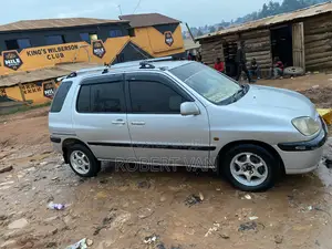 Toyota Raum 2004 Gray