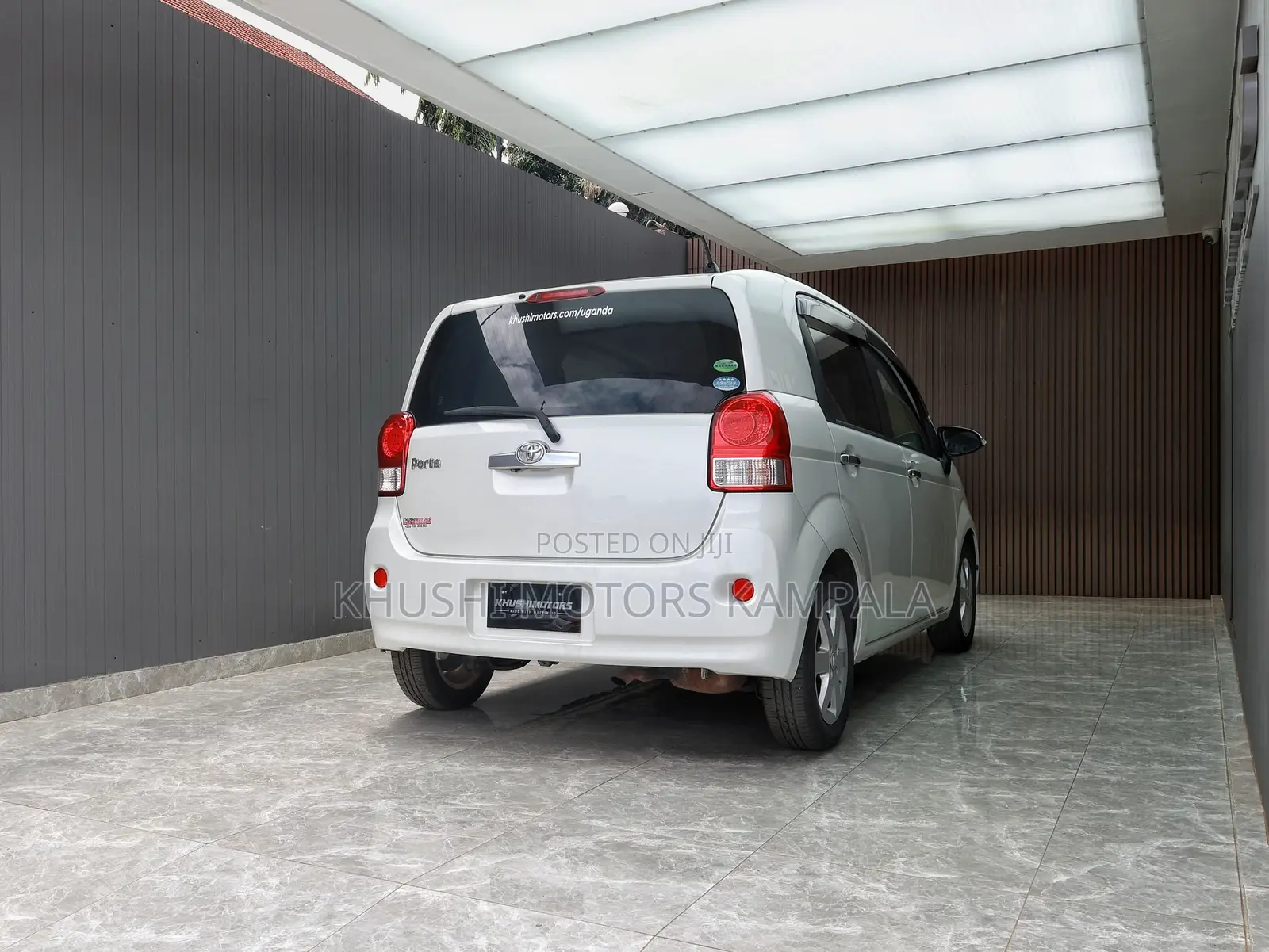 Toyota Porte 2012 Pearl