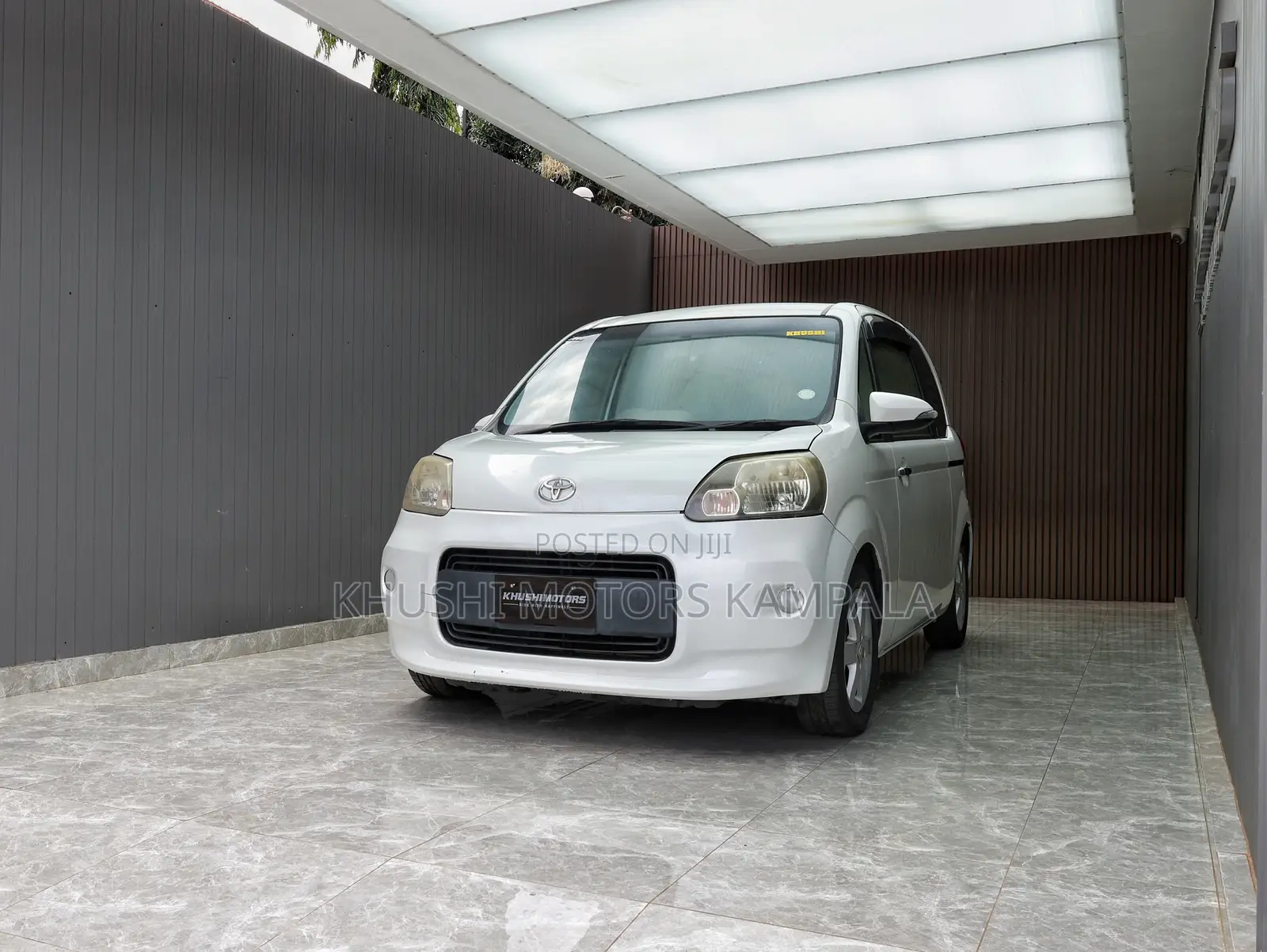 Toyota Porte 2012 Pearl
