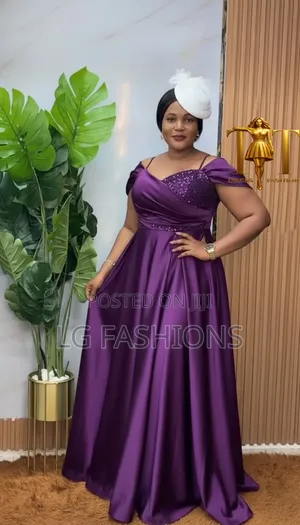 Elegant Ladies Round Long Party Dress