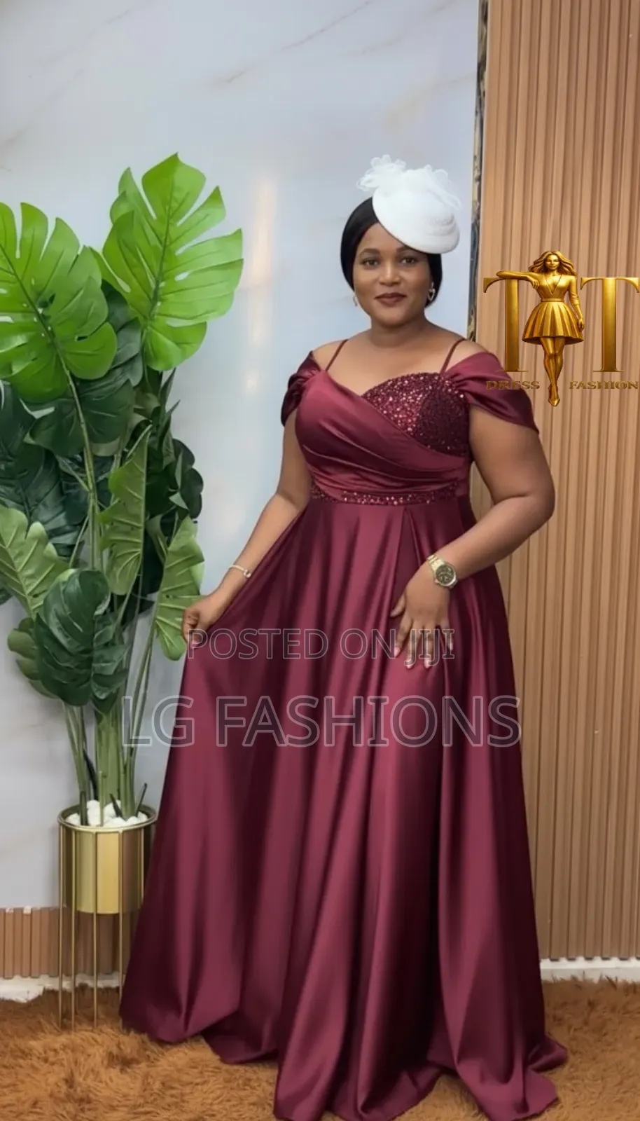 Elegant Ladies Round Long Party Dress