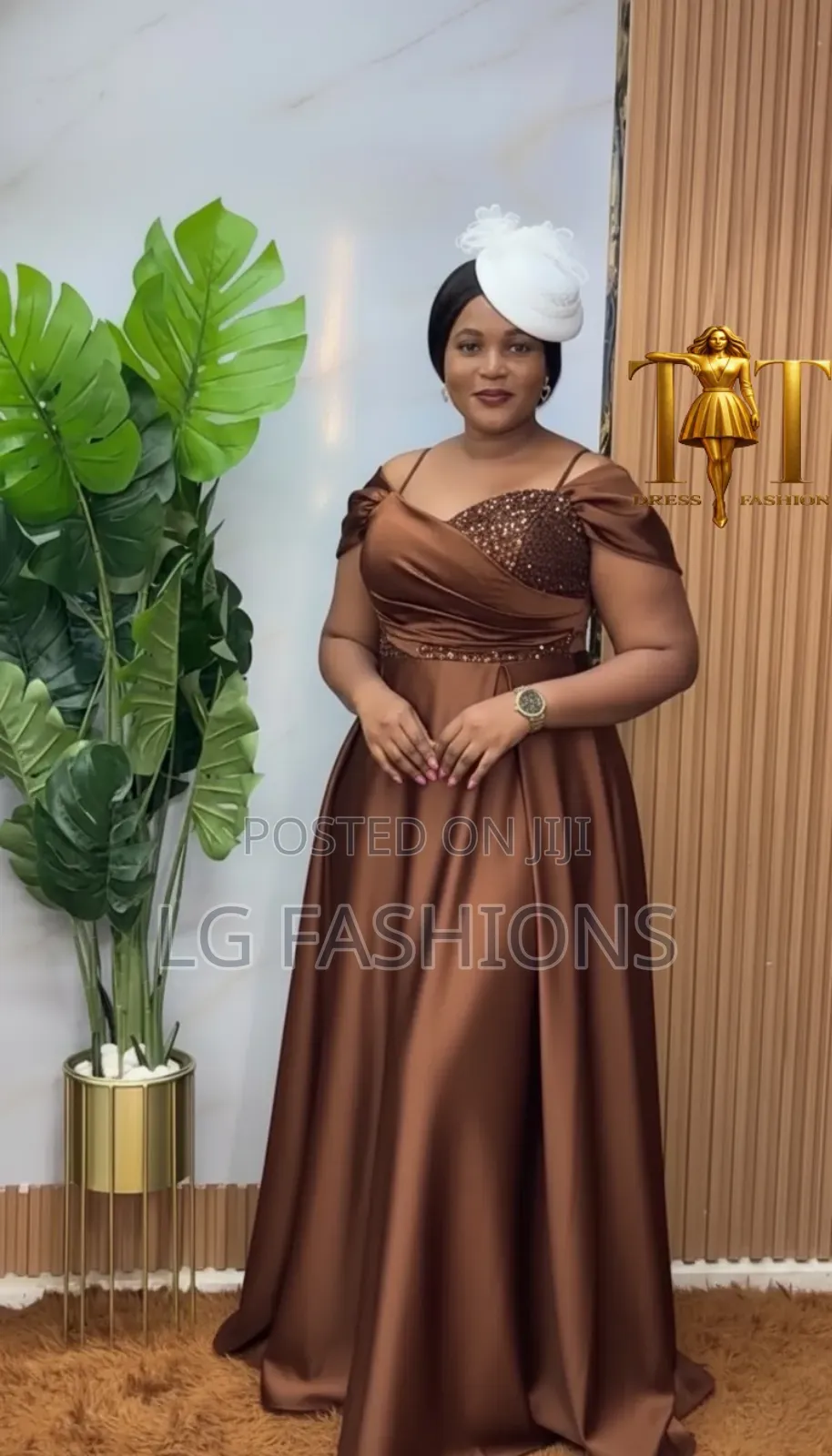 Elegant Ladies Round Long Party Dress