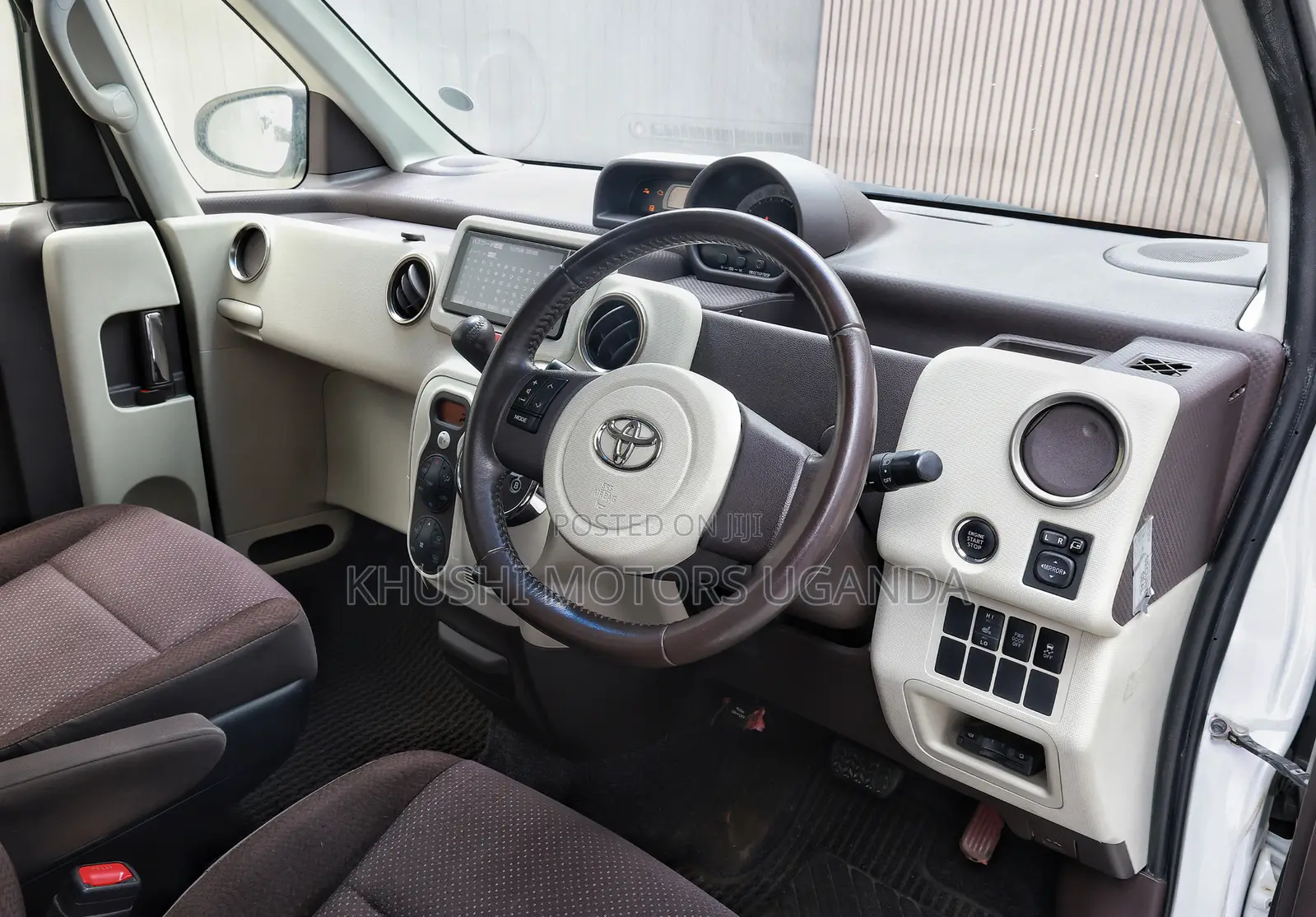 Toyota Porte 2012 Pearl