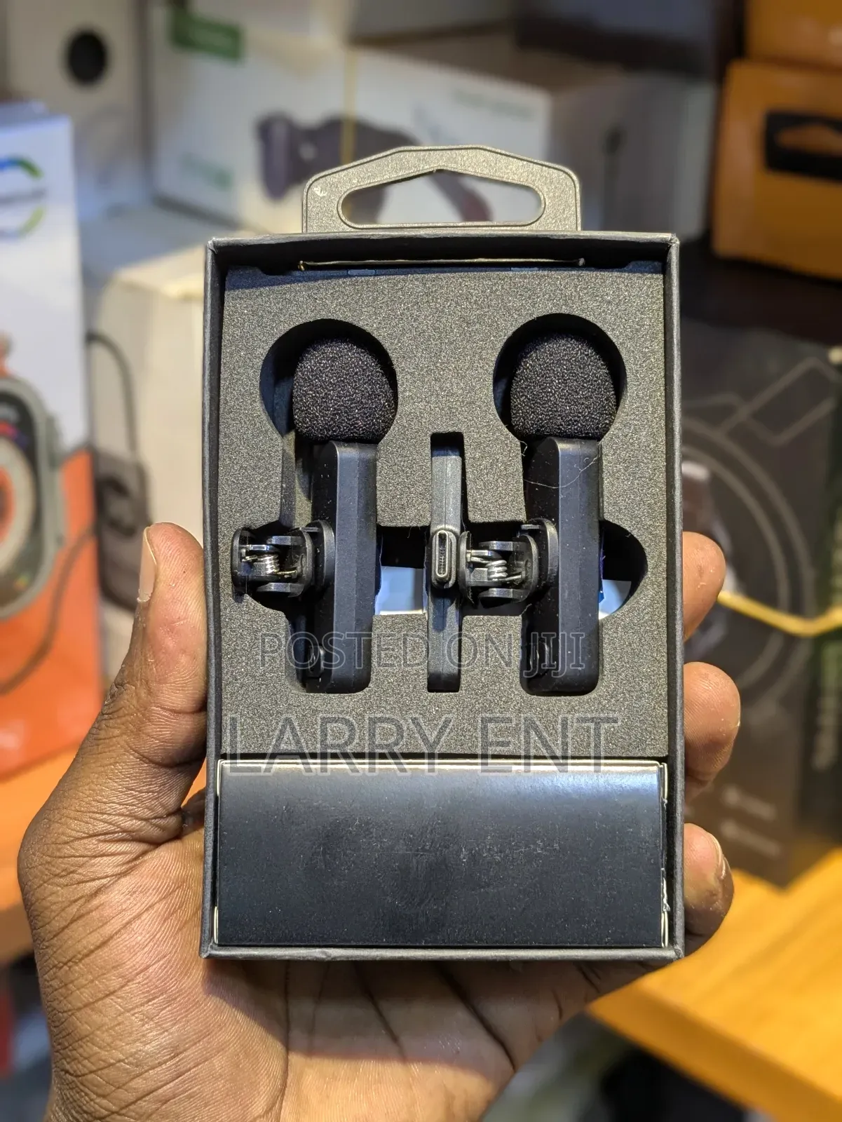  Wireless Microphone – Lavalier Mic for iPhone Android
